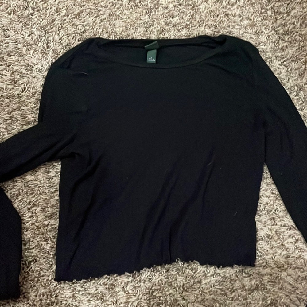 black long sleeve, medium